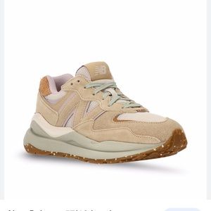 NEW BALANCE INCENSE SOUR GRAPE 🍇 WOMENS 57/40 size 9